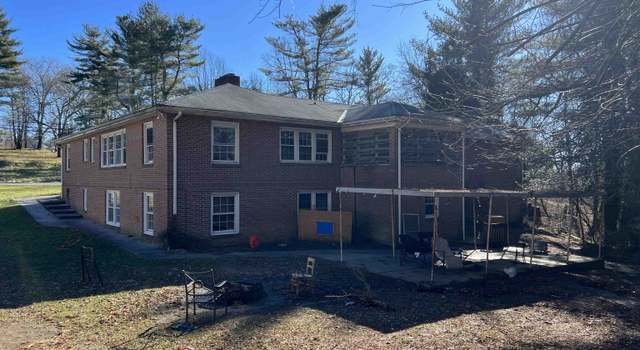 Photo of 403 SE Clay St, Blacksburg, VA 24060