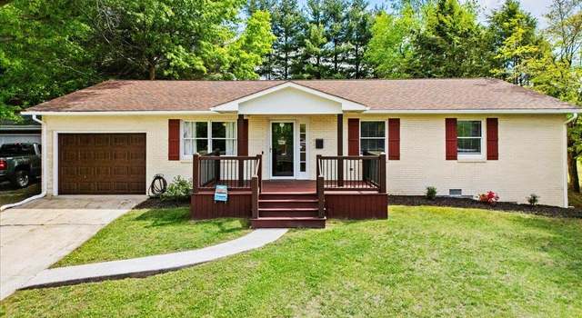 Photo of 902 Locust Dr, Pearisburg, VA 24134