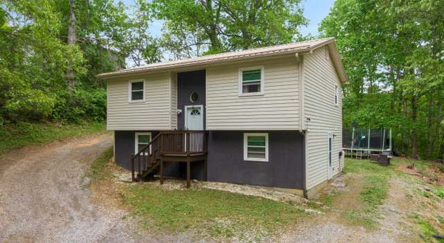 Photo of 189 Pine Hollow Rd, Christiansburg, VA 24073