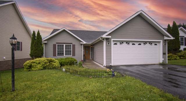 Photo of 1894 Wilshire Ln, Pulaski, VA 24301