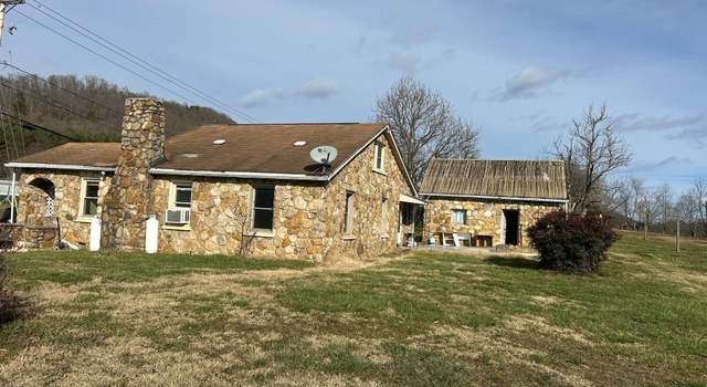 Photo of 303 Houston Ln, Glen Lyn, VA 24093