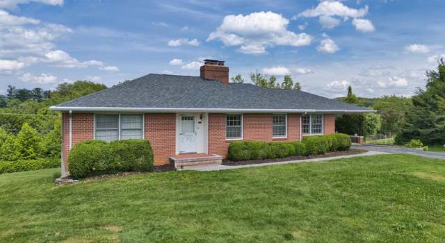 Photo of 108 Roseland Dr, Christiansburg, VA 24073