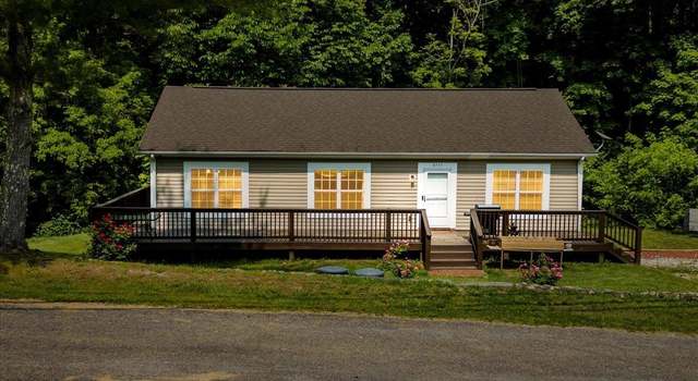 Photo of 8379 Blackfish Dr, Radford, VA 24141