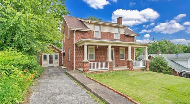 Photo of 122 8th St NW, Pulaski, VA 24301