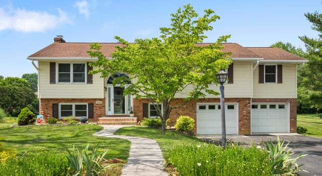 Photo of 2522 Gloucester Dr, Blacksburg, VA 24060