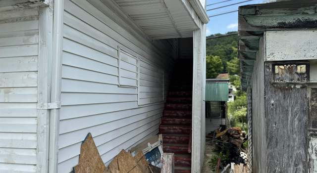 Photo of 110 Toledo St, Bluefield, VA 24605