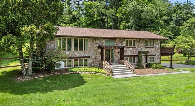 Photo of 34 Fieldale Dr, Radford, VA 24141