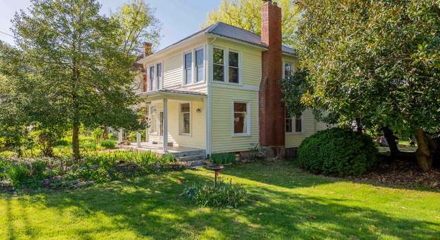 Photo of 203 Snidow St, Pembroke, VA 24136