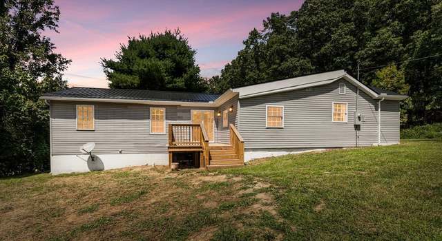 Photo of 1446 Clendennin Rd, Narrows, VA 24124