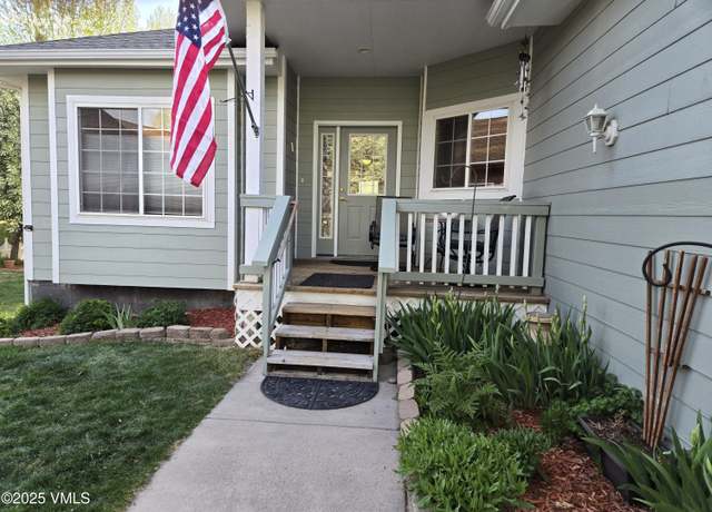 Property at 42 Aztec Ct, Gypsum, CO 81637, 5 beds, 3 baths