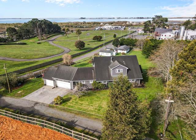 Property at 1755 Sunset Dr, Eureka, CA 95503, 4 beds, 4 baths