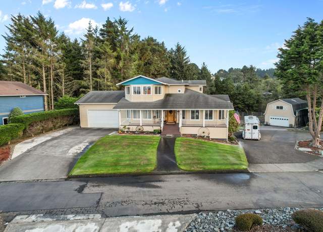 Property at 10 Barscape Ln, Eureka, CA 95503, 4 beds, 3 baths