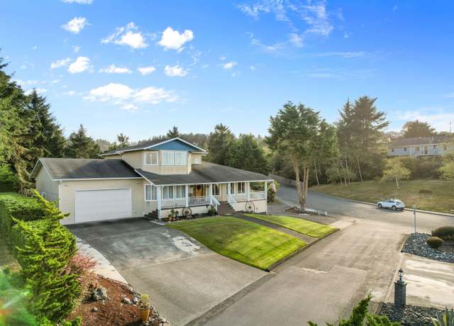 Property at 10 Barscape Ln, Eureka, CA 95503, 4 beds, 3 baths