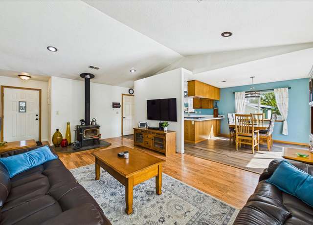 Property at 274 Senestraro Way, Fortuna, CA 95540, 3 beds, 2 baths