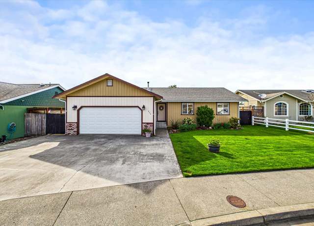Property at 274 Senestraro Way, Fortuna, CA 95540, 3 beds, 2 baths
