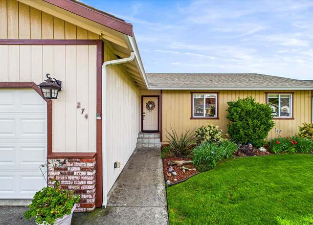 Property at 274 Senestraro Way, Fortuna, CA 95540, 3 beds, 2 baths
