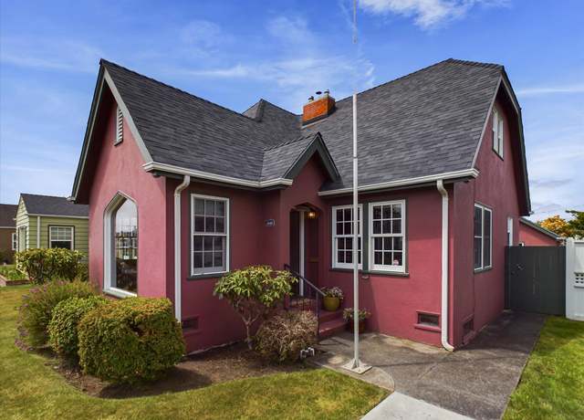 Property at 2438 G St, Eureka, CA 95501, 5 beds, 2 baths