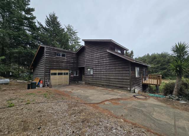 Property at 17 Spruce Ct, Shelter Cove, CA 95589, 1 bed, 2 baths