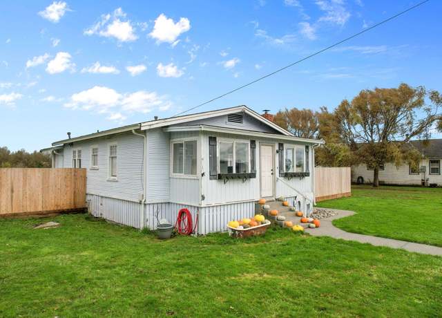 Property at 1651 Port Kenyon Rd, Ferndale, CA 95536, 2 beds, 2 baths