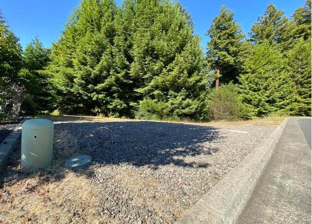 Property at 4372 Forest Hills Dr, Fortuna, CA 95540