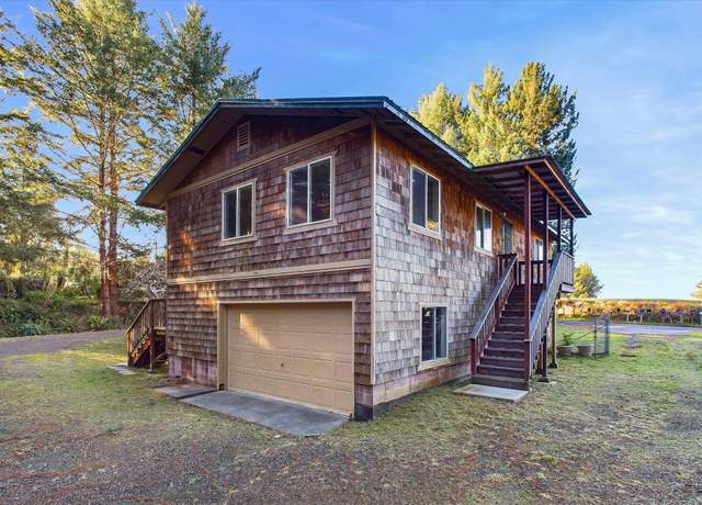 Property at 111 Beach Rd, Shelter Cove, CA 95589, 3 beds, 1 bath