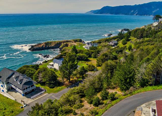 Property at 15 Wave Dr, Shelter Cove, CA 95589