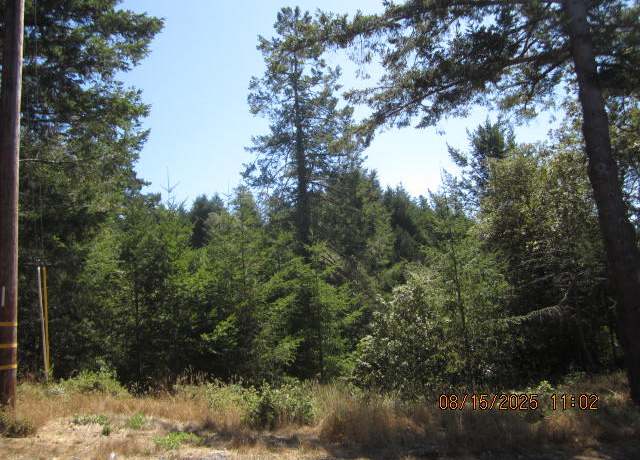 Property at 37 Spur Ct, Shelter Cove, CA 95589