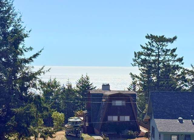 Property at 126 Vista Rd, Shelter Cove, CA 95589