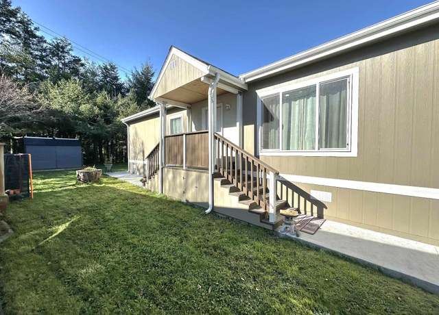 Property at 1021 Glendale Dr #31, Mckinleyville, CA 95519, 4 beds, 2 baths