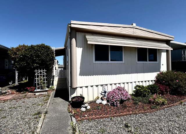Property at 2208 Royal Dr, Fortuna, CA 95540, 2 beds, 1 bath
