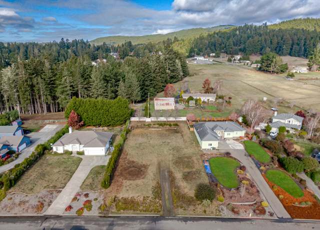 Property at 1195 Elizabeth Barcus Way, Fortuna, CA 95540