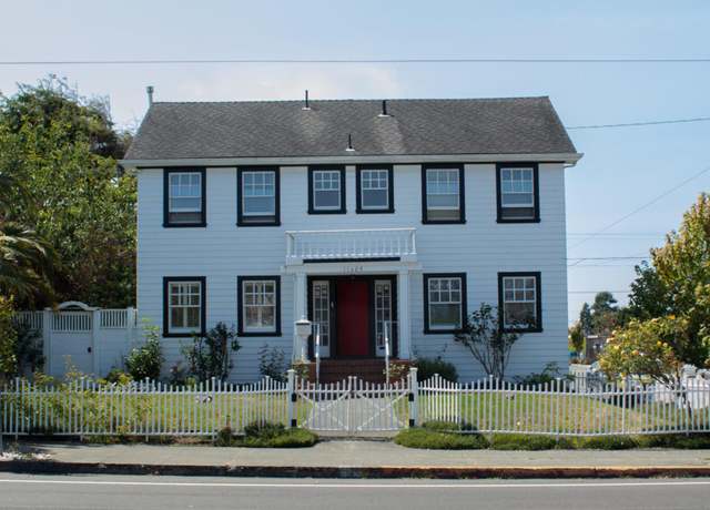 Property at 1104 I St, Eureka, CA 95501, 4 beds, 3 baths