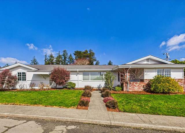 Property at 2001 Cypress Loop, Fortuna, CA 95540, 4 beds, 2 baths