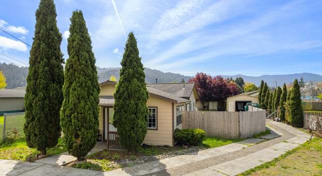 Photo of 321 Painter St, Rio Dell, CA 95562