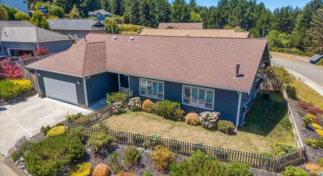 Photo of 64 Blue Spruce Dr, Eureka, CA 95503