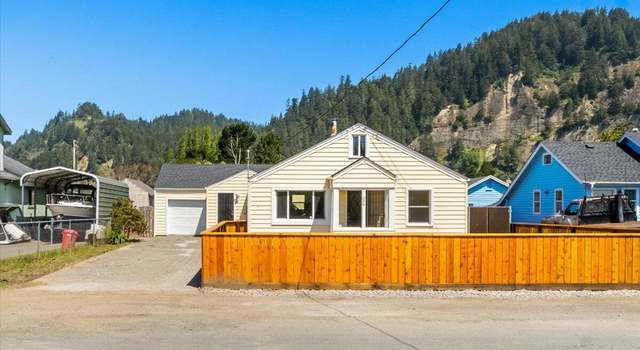Photo of 296 Center St, Rio Dell, CA 95562