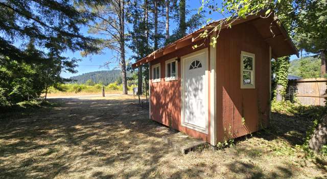 Photo of 665 Boy Scout Rd, Myers Flat, CA 95554