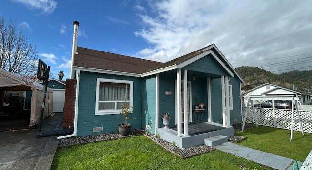 Photo of 388 Dixie St, Rio Dell, CA 95562