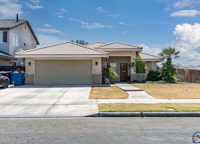 Property at 363 Willow Bend Dr, El Centro, CA 92243, 3 beds, 2 baths