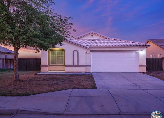 Property at 284 Rosarito Dr, Imperial, CA 92251, 3 beds, 2 baths