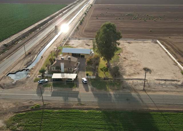 Property at 1405 Anderholt Rd, Holtville, CA 92250, 4 beds, 3 baths