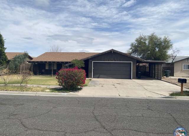 Property at 2115 Woodside Dr, El Centro, CA 92243, 3 beds, 2 baths