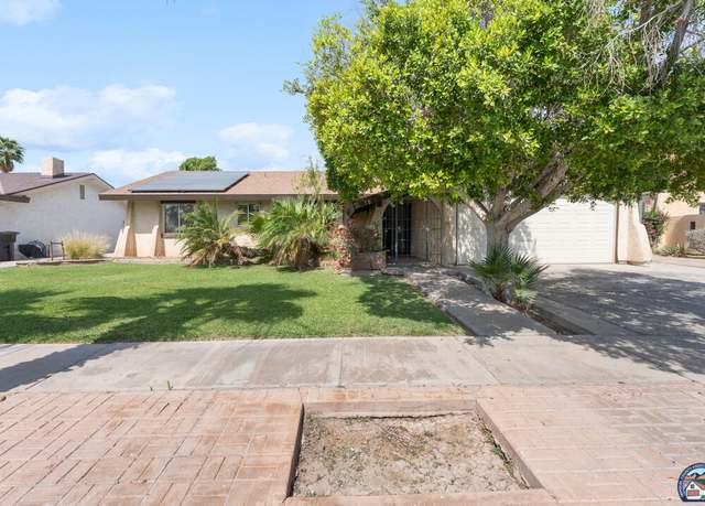 Property at 1950 Willow Dr, El Centro, CA 92243, 3 beds, 2 baths