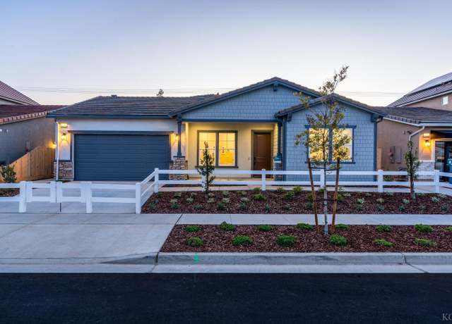 Property at 2190 Mitchell St NW, Hanford, CA 93230, 3 beds, 2.5 baths