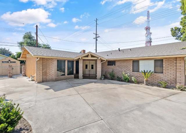 Property at 2021 Woodland St SE, Visalia, CA 93277, 3 beds, 2 baths