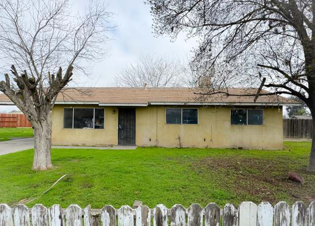 Property at 30808 Commercial Rd, Visalia, CA 93291, 3 beds, 1 bath
