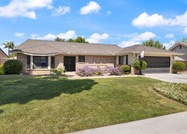 Property at 1274 Oxford Way, Hanford, CA 93230, 3 beds, 2 baths