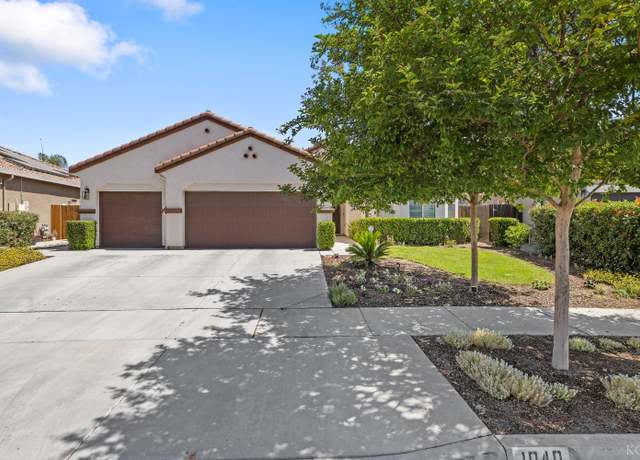 Property at 1040 W Blackbird Dr, Hanford, CA 93230, 3 beds, 2 baths