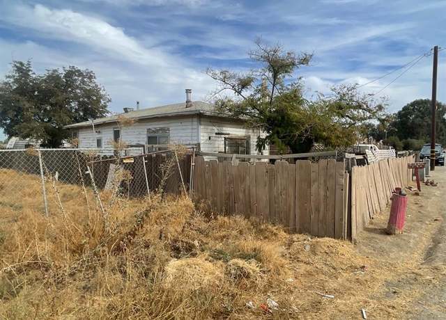 Property at 10696 Houston Ave, Hanford, CA 93230, 2 beds, 1 bath
