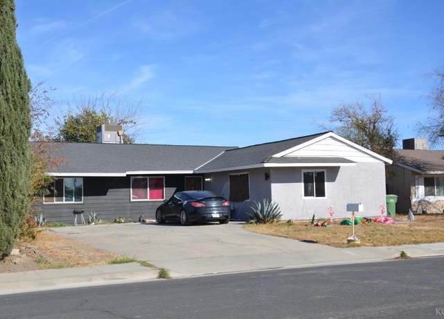 Property at 19760 Park Ln, Lemoore, CA 93245, 4 beds, 2 baths